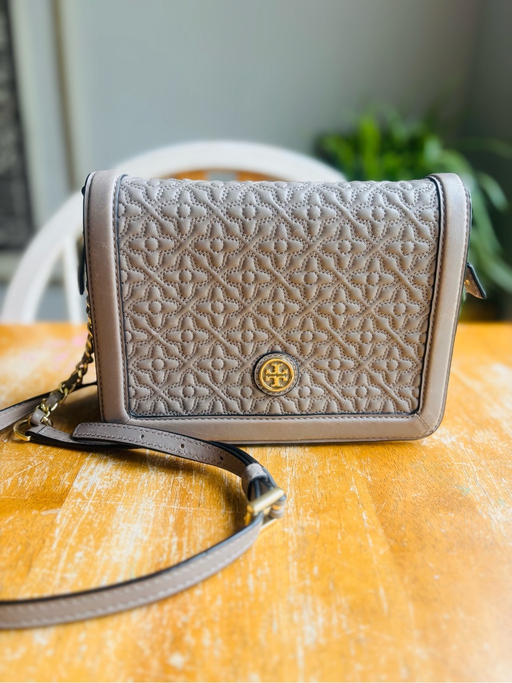 Tory Burch Quilted Bryant Floral Leather Crossbody Bag - Taupe Gray